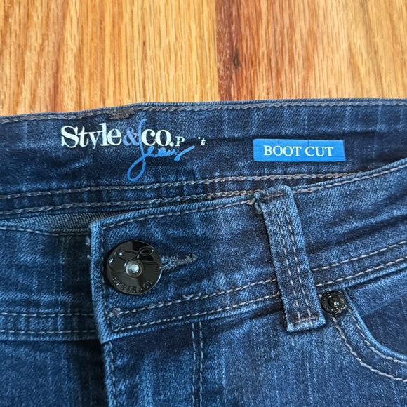 Style & Co. jeans bootcut size 4P - Picture 3 of 7